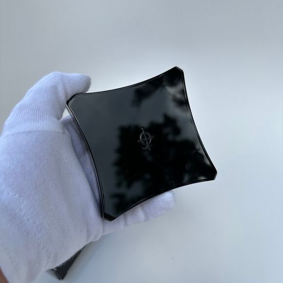 Illamasqua Beyond Powder Highlighter Compact Risque Risqué Gorgeous Coral Pink7g - Picture 7 of 8